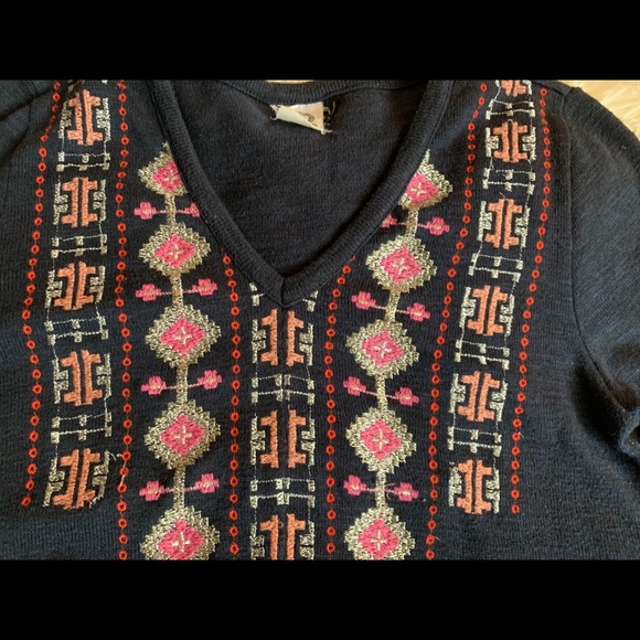 Anthropologie embroidered tunic by Akemi+Kin - Picture 5 of 10